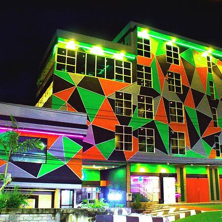 Sevensix Hotel Balikpapan Esterno foto